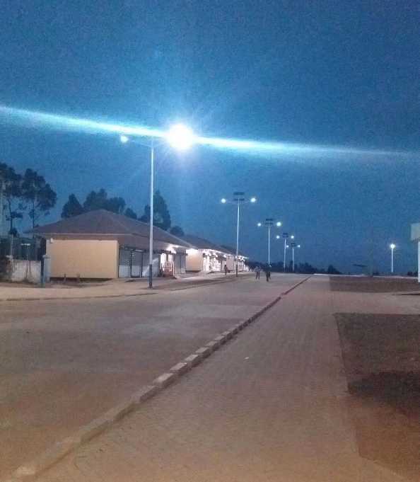 商洛市非洲科特迪瓦太阳能路灯工程